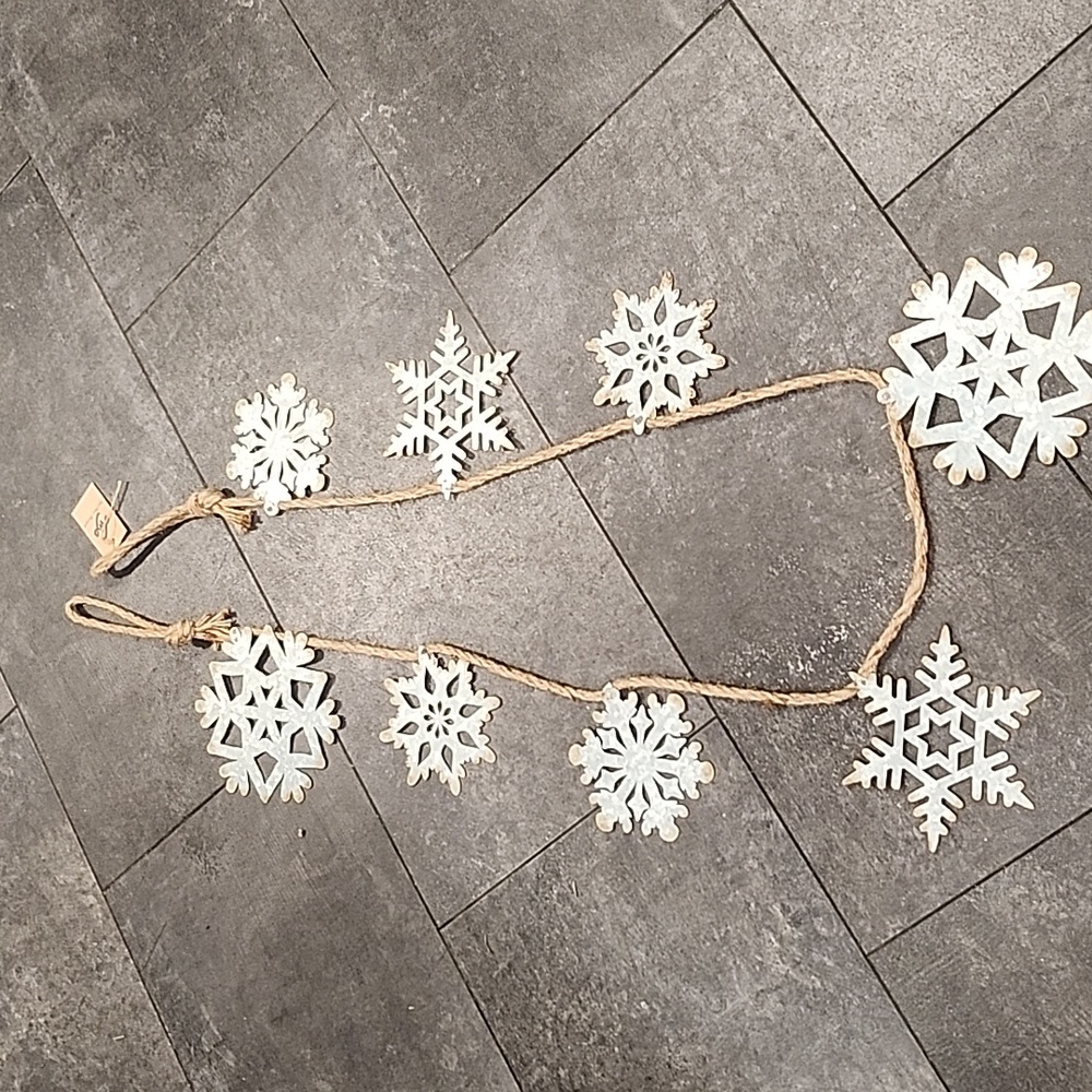 Metal Snowflake Garland